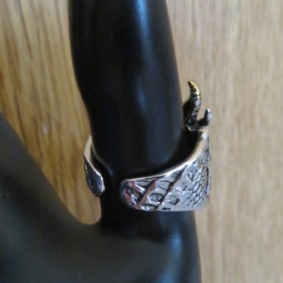 DRAGON Head Ring Silver & Gold Alloy Size 8.5 Textured (K263) - Picture 4 of 4